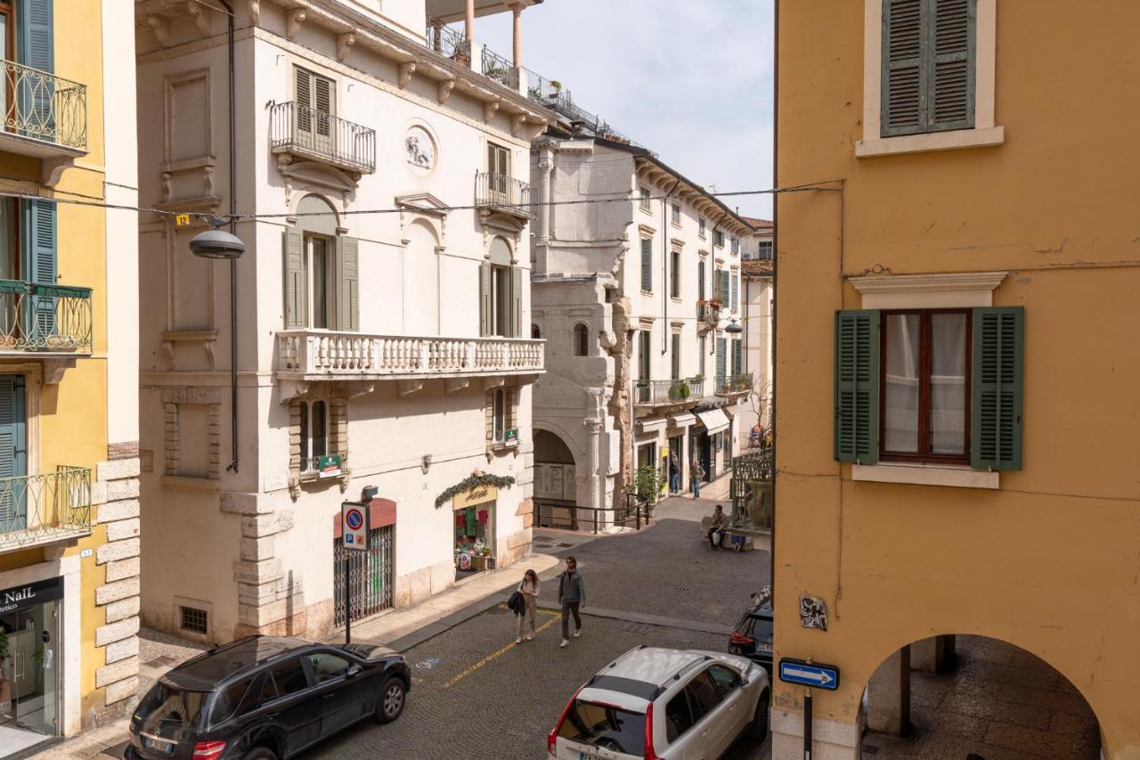 Domus Verona - Elegante Residenza Con Affaccio Su Porta Leoni Exterior photo