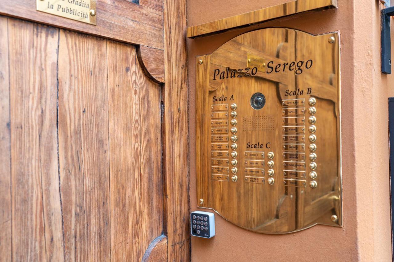Domus Verona - Elegante Residenza Con Affaccio Su Porta Leoni Exterior photo